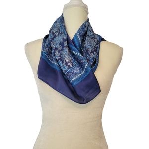 NWT CHICO'S LIGHTWEIGHT SCARF NAVY BLUE PAISLEY DESIGN SIZE 26" X 26"